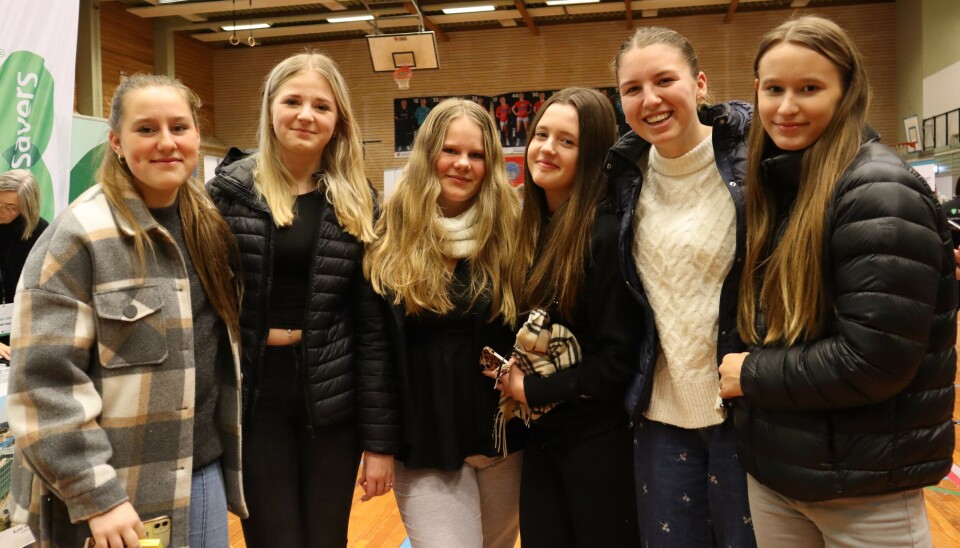 Daniella Grønnerud (f.v.), Hanna Haga, Kilma Hauer, Sanna Nygård, Leonie Bergersen og Annika Stude hadde mye positivt å si om yrkes- og utdanningsmessen.
