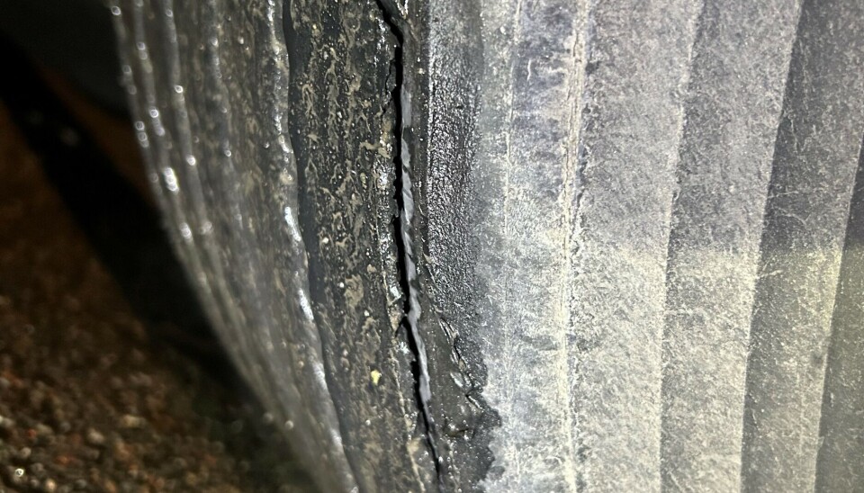 Dette dekket var ikke Statens Vegvesen fornøyd med å se på kontrollen. Det er på tide å få byttet.