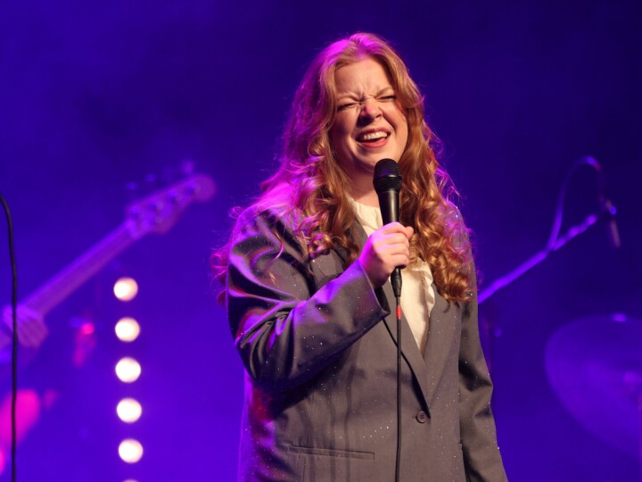 Thea Paulsrud viste frem hele sitt nye album men avsluttet med en cover-låt. Don't Know Much About Love sang hun da hun for første gang sto på scene i Rådhus-Teatret for første gang for 19 år siden, og det var også den hun avsluttet tirsdagens konsert med.