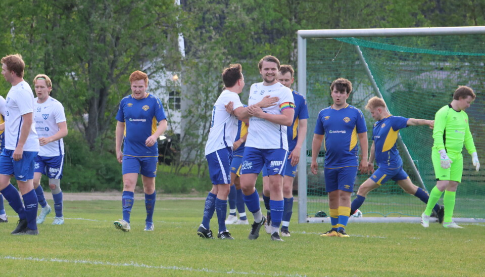 Eidskog og Sondre Fjeld Muri kan juble etter å ha scoret 1-1 målet i kampen mot Brandval som endte 2-2.