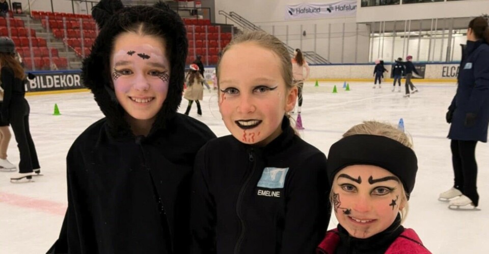 Inviterer til halloween-fest på isen