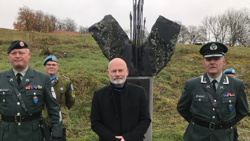 Dagens taler på FN dagen, 24 oktober 2020, Tom Torgersen sammen med sjef Forsvarets veteransenter, oberstløytnant Arnstein Hestnes og sjefssersjant Steffan Ruyter. Dagens taler på FN dagen, 24 oktober 2020, Tom Torgersen sammen med sjef Forsvarets veteransenter, oberstløytnant Arnstein Hestnes og sjefssersjant Steffan Ruyter.