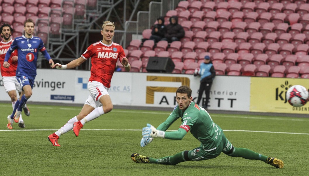 Martin Hoel Andersen og resten av KIL-gutta må vente til i mai før de kan score i seriekamper. Sesongstarten er nå flyttet til 1.-2. mai. Martin Hoel Andersen og resten av KIL-gutta må vente til i mai før de kan score i seriekamper. Sesongstarten er nå flyttet til 1.-2. mai.