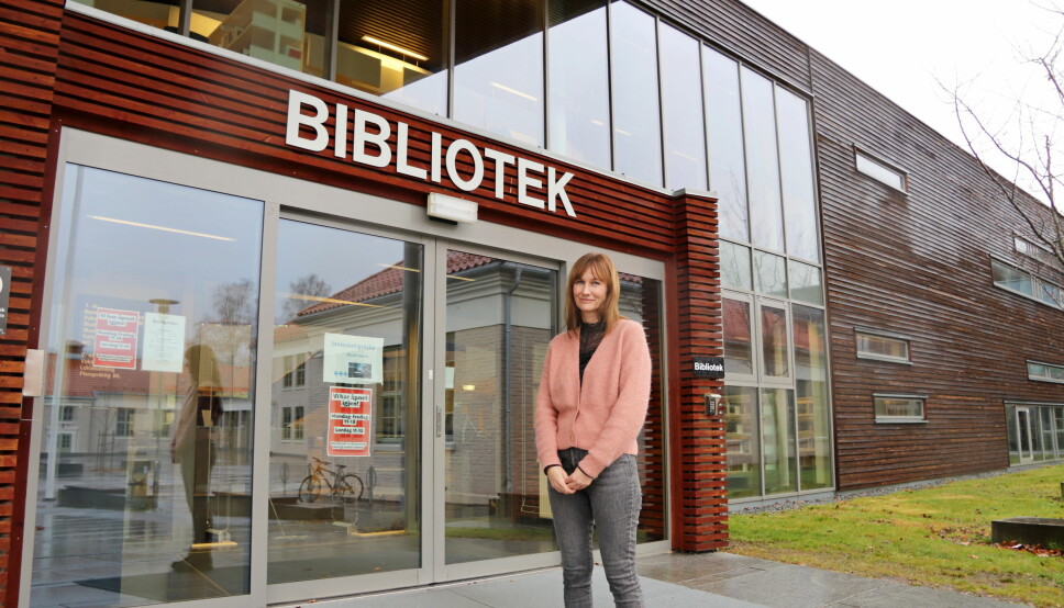 Biblioteksjef Stine Raaden er klar for å ta i mot Heidi Linde på biblioteket i Kongsvinger