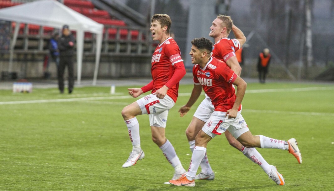 Even Bydal utlignet til 1.1, og Ridouan Essaeh og Per Magne Steiring kunne juble. Even Bydal utlignet til 1.1, og Ridouan Essaeh og Per Magne Steiring kunne juble.