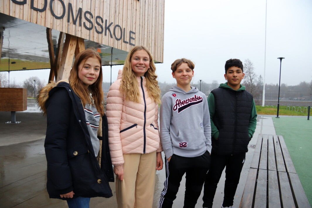 Fra venstre: Sandra Paulsen (13), Felicia Nilsen (13), Jesper Fagernes (13) og Fayaz Ahmad (14). Fra venstre: Sandra Paulsen (13), Felicia Nilsen (13), Jesper Fagernes (13) og Fayaz Ahmad (14).