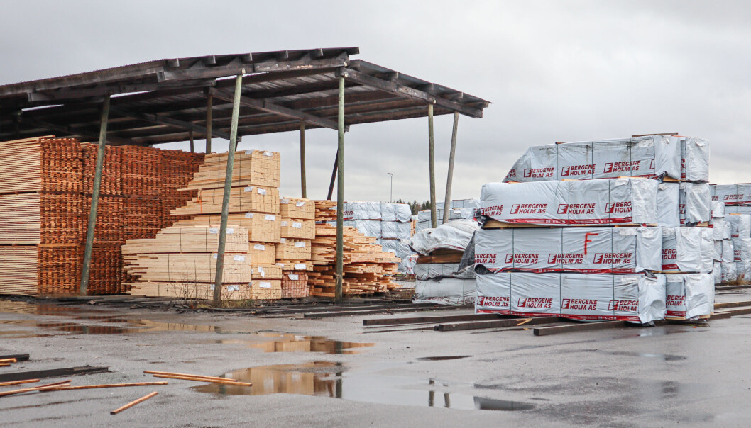 Hos Bergene Holm AS på Brandval ligger planker klare for å bli fraktet ut i markedet. Hos Bergene Holm AS på Brandval ligger planker klare for å bli fraktet ut i markedet.
