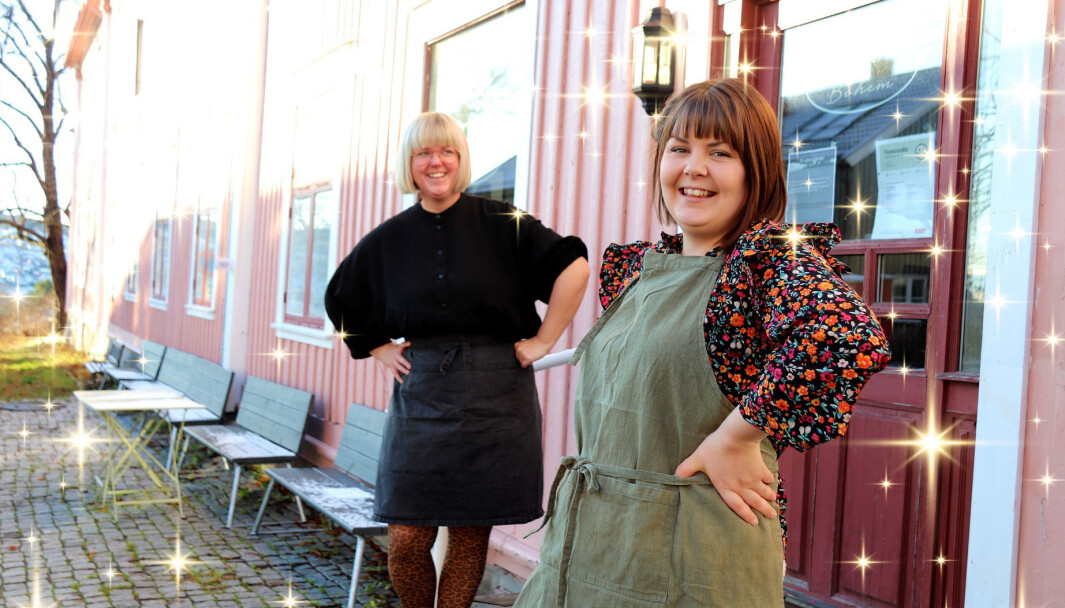 Mari Søbye Østlid (t.h.) og Toril Ramstad i Kafe Bohem. Mari Søbye Østlid (t.h.) og Toril Ramstad i Kafe Bohem.