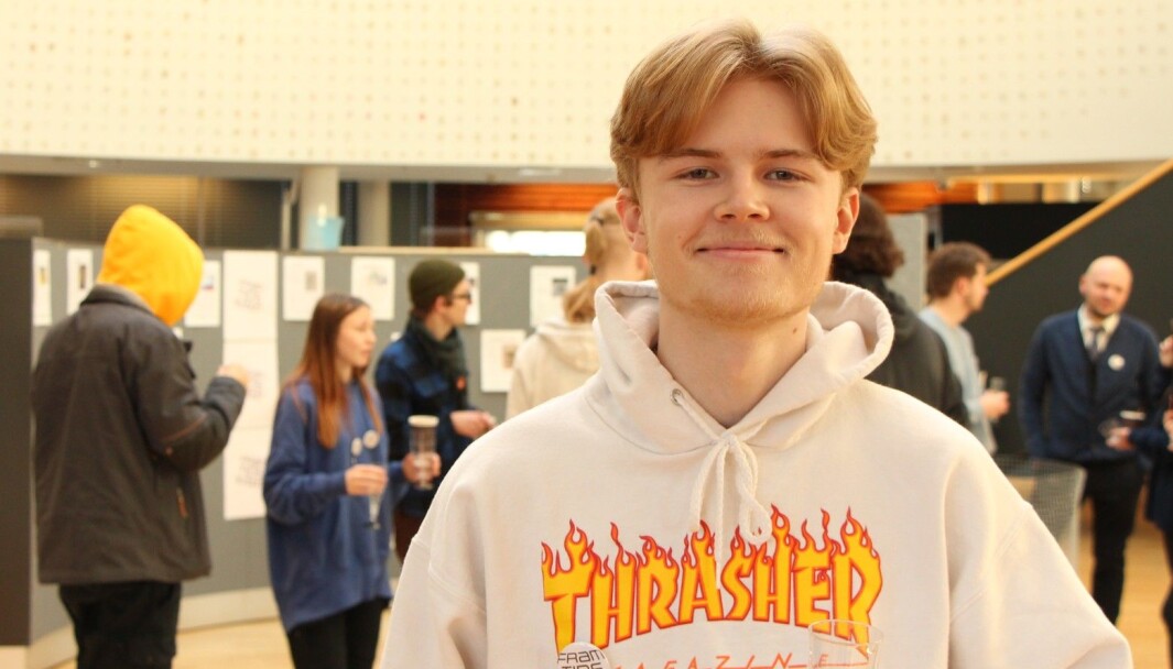 Sigurd Mæhlum påpeker at oljen ikke er en fornybar ressurs. Sigurd Mæhlum påpeker at oljen ikke er en fornybar ressurs.