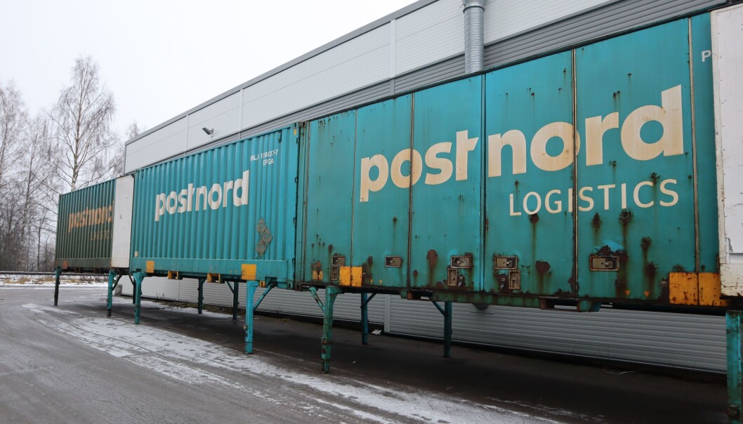 Opptil seks slike 40 fot store containere leveres hver natt på terminalen ved Norsenga. Her blir pakkene sortert og lastet om for videre transport ut til kundene Opptil seks slike 40 fot store containere leveres hver natt på terminalen ved Norsenga. Her blir pakkene sortert og lastet om for videre transport ut til kundene