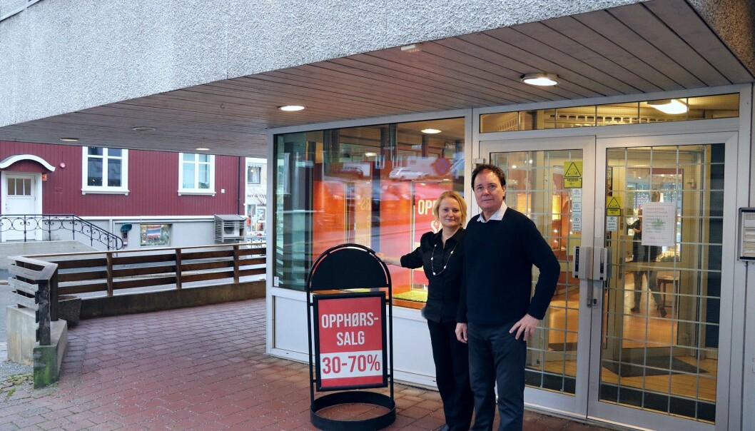 Inngangen gullsmedverkstedet blir mot Jernbanegata. Den andre delen av lokalene i Glommengata leies ut. Inngangen gullsmedverkstedet blir mot Jernbanegata. Den andre delen av lokalene i Glommengata leies ut.
