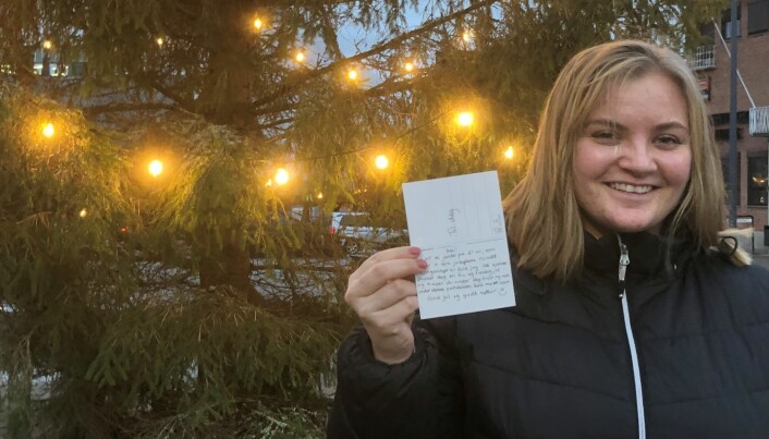 Amalie gledet folk i byen med anonyme julekort