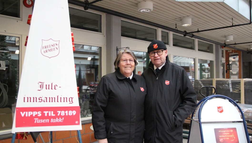 Anne Beth og Leif Erling Fagermo samler inn til jul. Anne Beth og Leif Erling Fagermo samler inn til jul.