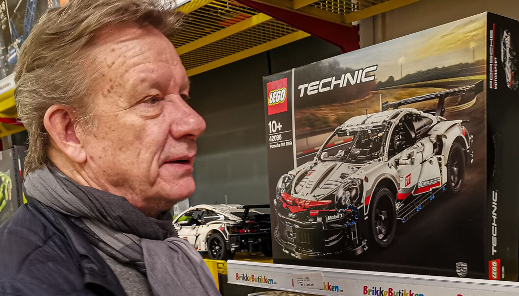 Erik Øverby har funnet seg godt til rette blant de mer kompliserte Lego-byggesettene i Brikkebutikken på Rasta. Erik Øverby har funnet seg godt til rette blant de mer kompliserte Lego-byggesettene i Brikkebutikken på Rasta.