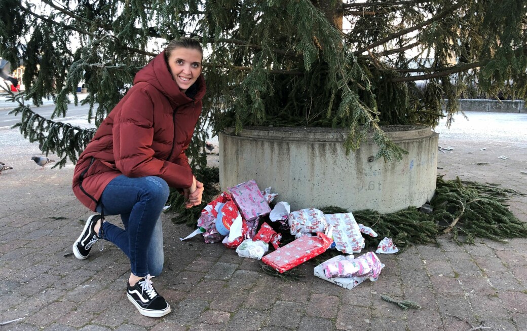 Gavene ble revet bort under treet i fjor, til Bianca Eckbos store fornøyelse. Dette ville hun skulle bli en juletradisjon, og det ser det ut til å bli.