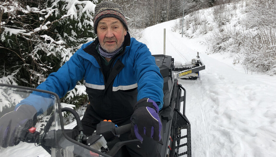 Ottar Hofossbråten i KIL Ski sørger for skispor til folket. Ottar Hofossbråten i KIL Ski sørger for skispor til folket.