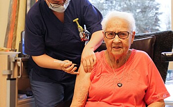 Thora Marit (90) fikk den første vaksinen i Kongsvinger