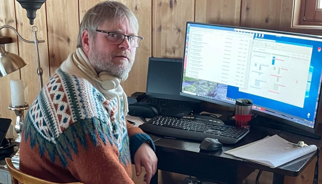 Arve Lindemark lar seg provosere av at Elvia flytter 25 arbeidsplasser fra Kongsvinger til Hamar. Arve Lindemark lar seg provosere av at Elvia flytter 25 arbeidsplasser fra Kongsvinger til Hamar.