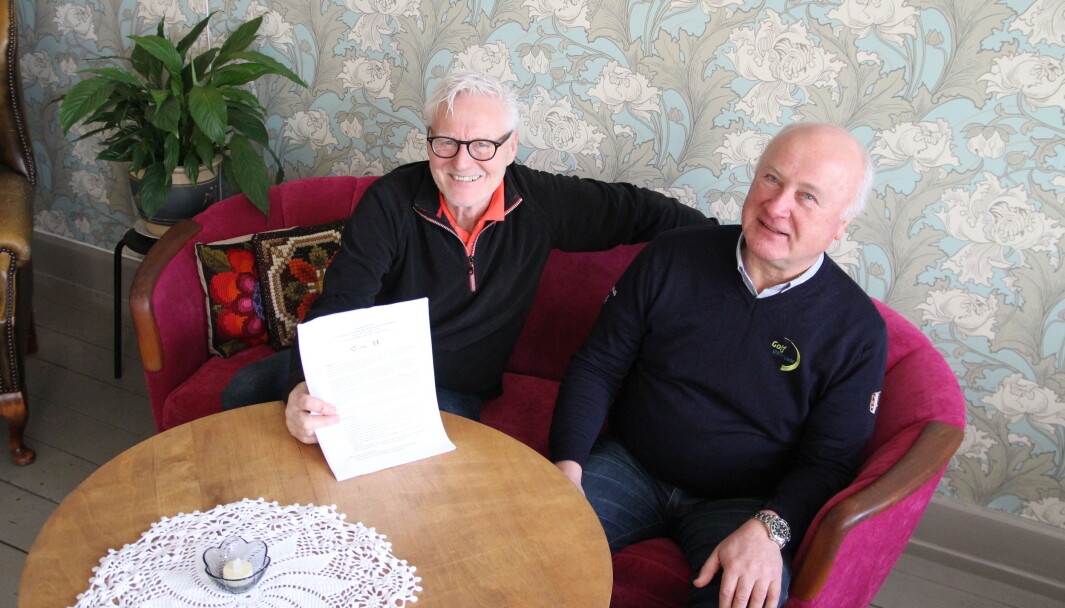 Med prosjektet «Et slag av gangen» vil Kongsvingers Golfklubb avdeling Golf Grønn Glede etablere et nytt miljø på Liermoen. Svein Einarsbøl (t.v.) og Claus Mæland ønsker i den forbindelse å komme i kontakt med personer og organisasjoner som har bakgrunn med rus og psykisk sykdom. Med prosjektet «Et slag av gangen» vil Kongsvingers Golfklubb avdeling Golf Grønn Glede etablere et nytt miljø på Liermoen. Svein Einarsbøl (t.v.) og Claus Mæland ønsker i den forbindelse å komme i kontakt med personer og organisasjoner som har bakgrunn med rus og psykisk sykdom.