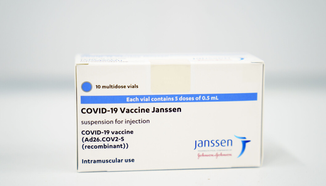 Janssen-vaksinen fra Johnson & Johnsen er foreløpig ikke tatt i bruke i Norge og det er usikkert hva som vil skje med dosene som allerede har ankommet og befinner seg på et av FHIs lager. Janssen-vaksinen fra Johnson & Johnsen er foreløpig ikke tatt i bruke i Norge og det er usikkert hva som vil skje med dosene som allerede har ankommet og befinner seg på et av FHIs lager.