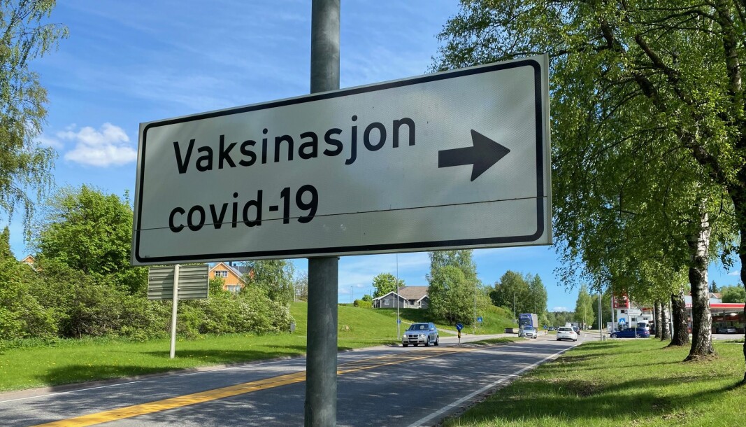 Kommunen jobber nå med å kartlegge hvem de syv personene som fikk saltvann i stedet for vaksine er, ved hjelp av blodprøver. Kommunen jobber nå med å kartlegge hvem de syv personene som fikk saltvann i stedet for vaksine er, ved hjelp av blodprøver.