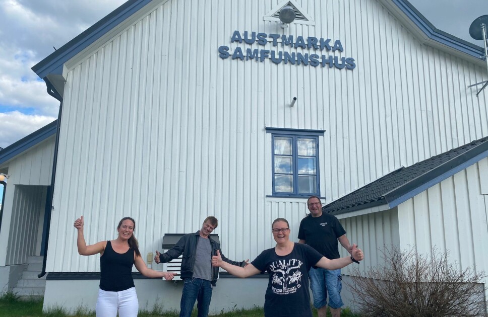 Styret i Austmarka samfunnshus: Kine Johnsrud, Karl-Eyvind Holt, Janine Nordby og Jarl Harald Ramtjeråsen, kan juble og puste lettet ut.
