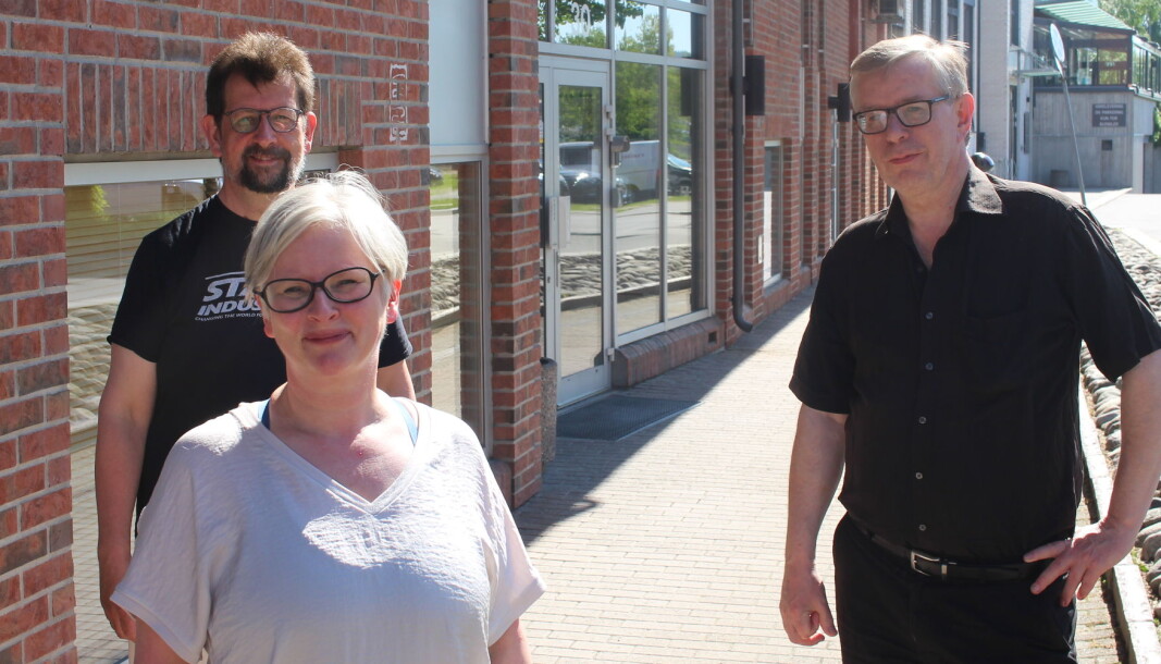 Hilde Røe, ved Norli bokhandel, er gjest hos Lars Ovlien (t.v.) og Øivind Roos. Hilde Røe, ved Norli bokhandel, er gjest hos Lars Ovlien (t.v.) og Øivind Roos.