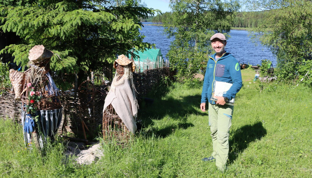 Knut Egil Bekkevold trives godt inne på Finnskogen, med nærhet både til vann og skog. Det er også her han har jobben sin.