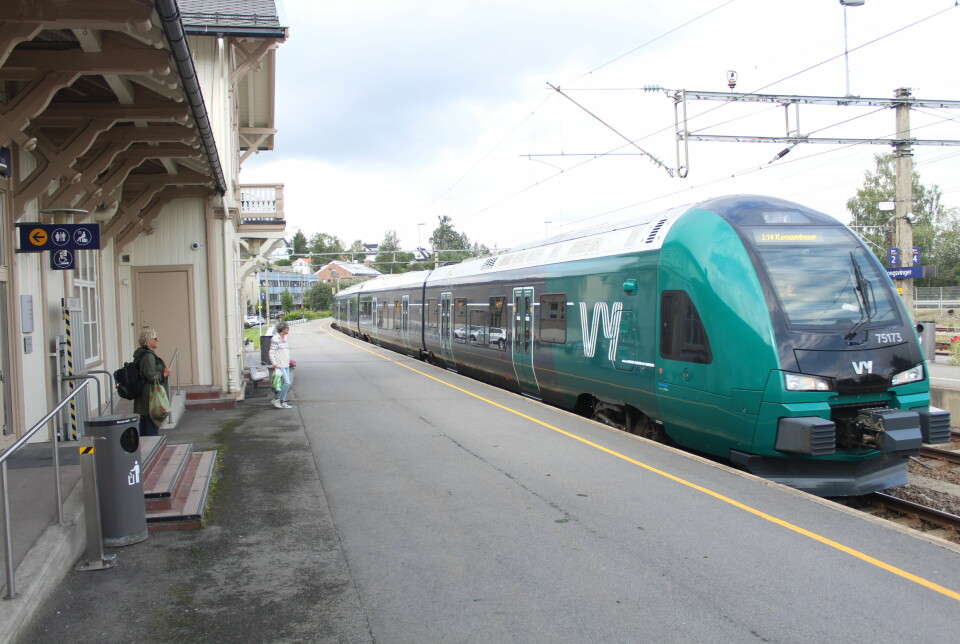 Regjeringen åpner for at Vy kan fortsatt få kjøre på Kongsvingerbanen.
