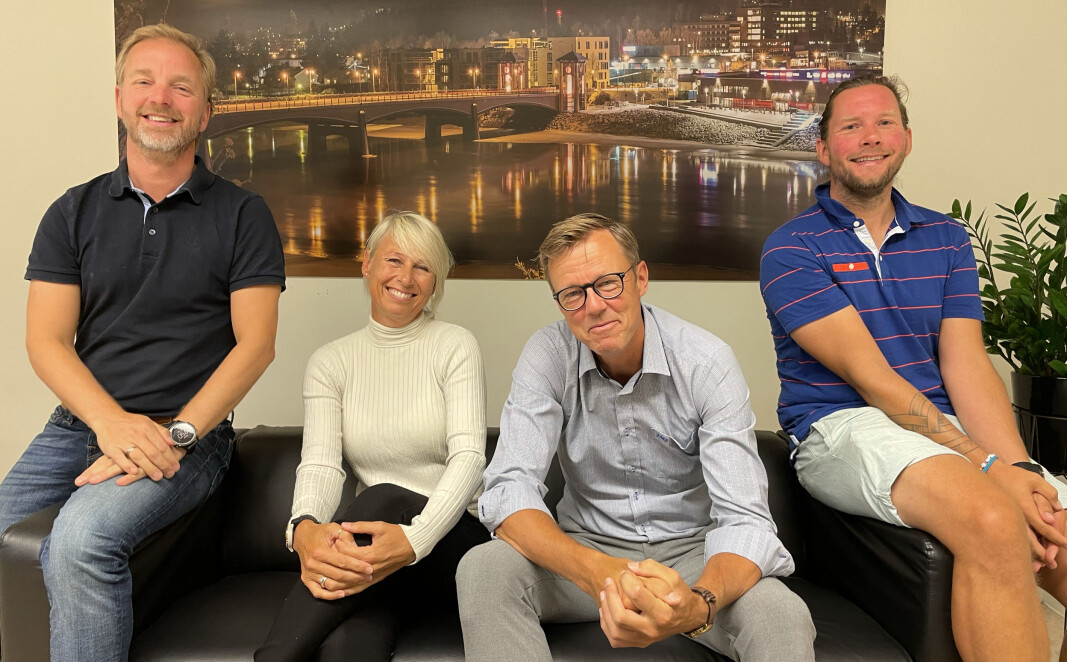 Ekteparet Marthe og Jørn Mejdell Jakobsen er gjester i Prøvesving. Her flankert av programlederne Ole Petter Vibekken (t.v.) og Roy Onsrud. Ekteparet Marthe og Jørn Mejdell Jakobsen er gjester i Prøvesving. Her flankert av programlederne Ole Petter Vibekken (t.v.) og Roy Onsrud.