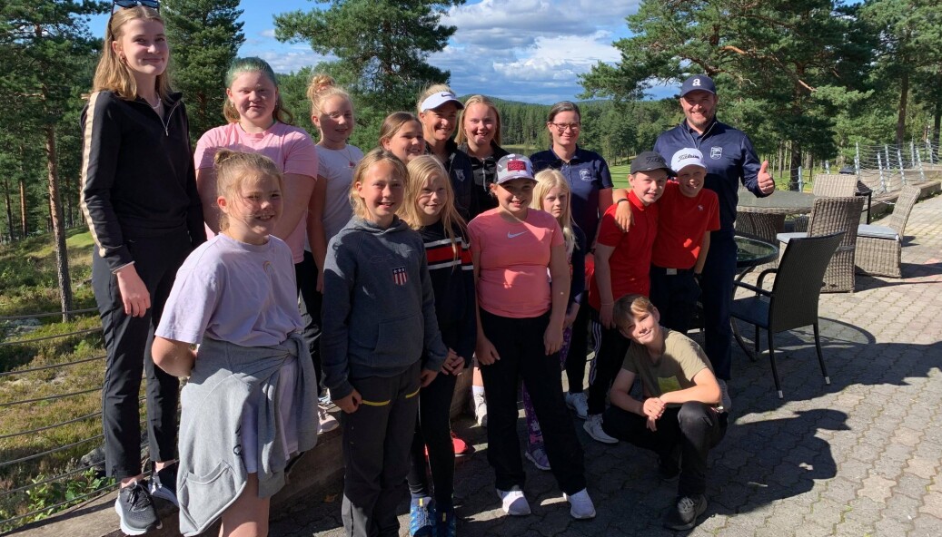 Suzann Tutta Pettersen var en populær gjest på Liermoen. Suzann Tutta Pettersen var en populær gjest på Liermoen.