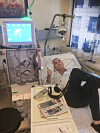 Etter over 500 dialysebehandlinger kom endelig telefonen om at sykehuset hadde funnet en donor som passet Brynjar Fredheim. Her er han fra en av behandlingene ved Kongsvinger sykehus.