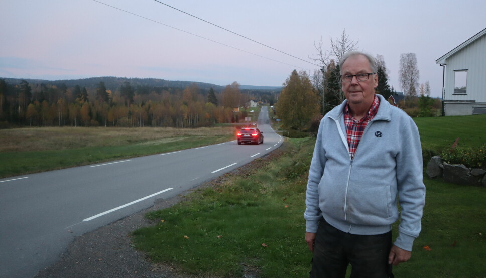 Bare et steinkast fra grensen ved Kjerret bor Per Skoglund. Nå kan han igjen ta sin daglige trimtur innom Sverige