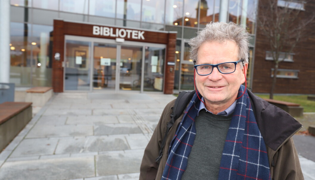 Nils Krister Larsen har invitert en av Norges fremste Bob Dylan-eksperter til å holde foredrag på biblioteket om artisten og nobelprisvinneren. Nils Krister Larsen har invitert en av Norges fremste Bob Dylan-eksperter til å holde foredrag på biblioteket om artisten og nobelprisvinneren.