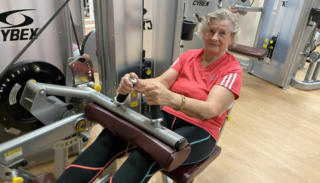 Bjørg Birkeland fyller 90 år i februar - men det hindrer henne ikke å trene på treningssenter fire dager hver eneste uke.