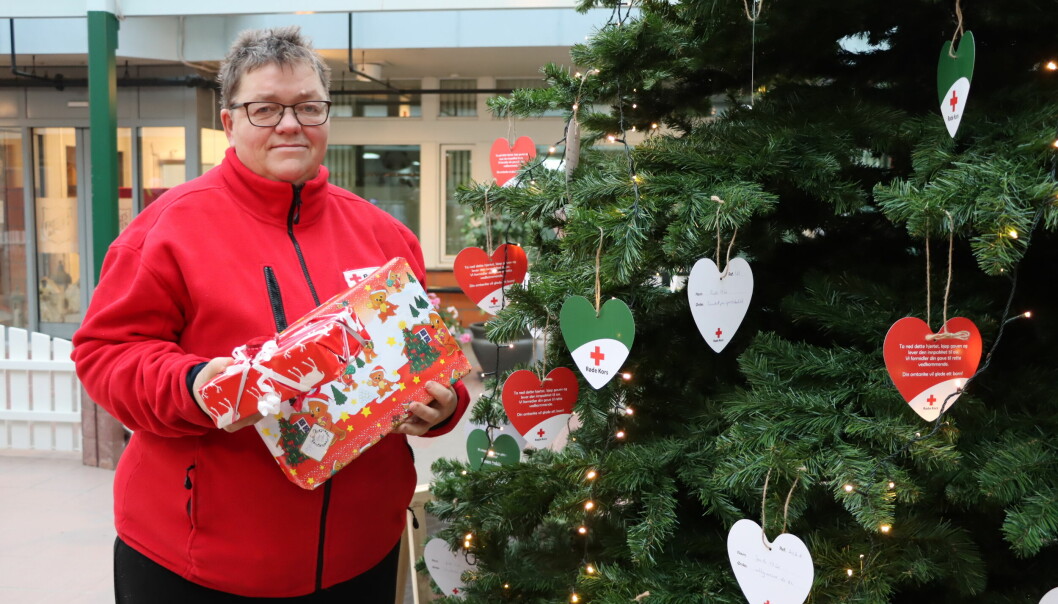 Røde Kors og Anita Kapstad hjelper til sånn at flere kan få det de ønsker seg til jul.