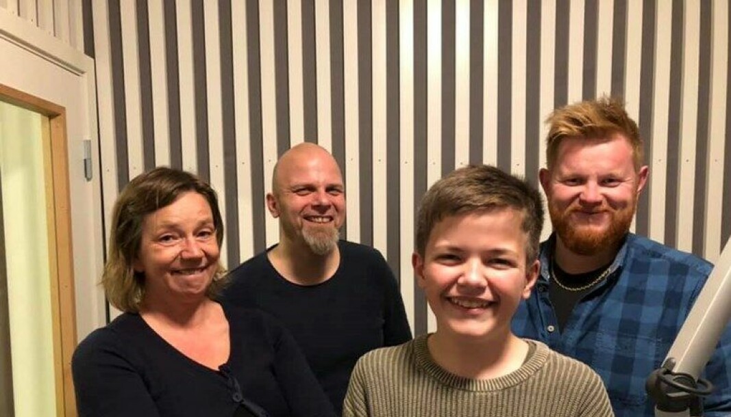 Mette Skogbakken (f.v.), Kjetil Foseid, Ludvik Olsen Brøntveit ogSten Bjørge Skaslien Hansrud medvirker i julekalenderen på Radio Kongsvinger.