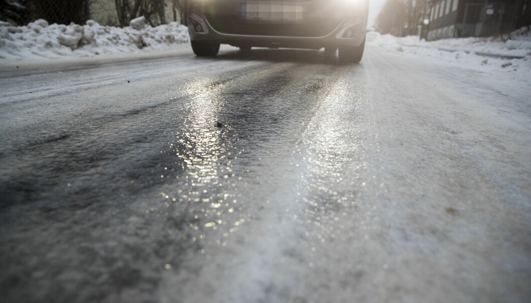 Det kan bli krevende kjøreforhold for bilister i store deler av Sør-Norge den kommende uka på grunn av underkjølt regn.