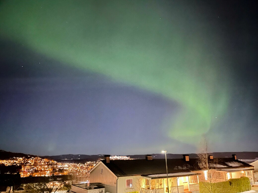 Slik så det ut for den observante Kongsvinger-borger fredag kveld. Plutselig var det nordlys å se.