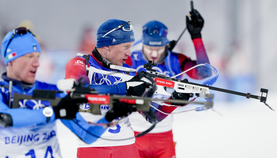 Lukas Hofer fra Italia, Tarjei Bø og Johannes Thingnes Bø under 12,5 km jaktstart menn skiskyting i Zhangjiakou under vinter-OL i Beijing 2022.