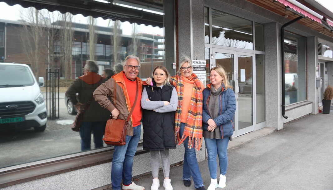 Kjell Fiskerud med ledergruppa i Nødhjelp til Ukraina avdeling Kongsvinger, Frida Marie Lundberg (f.v.), Gunn Nylænder og Lena Lundberg.