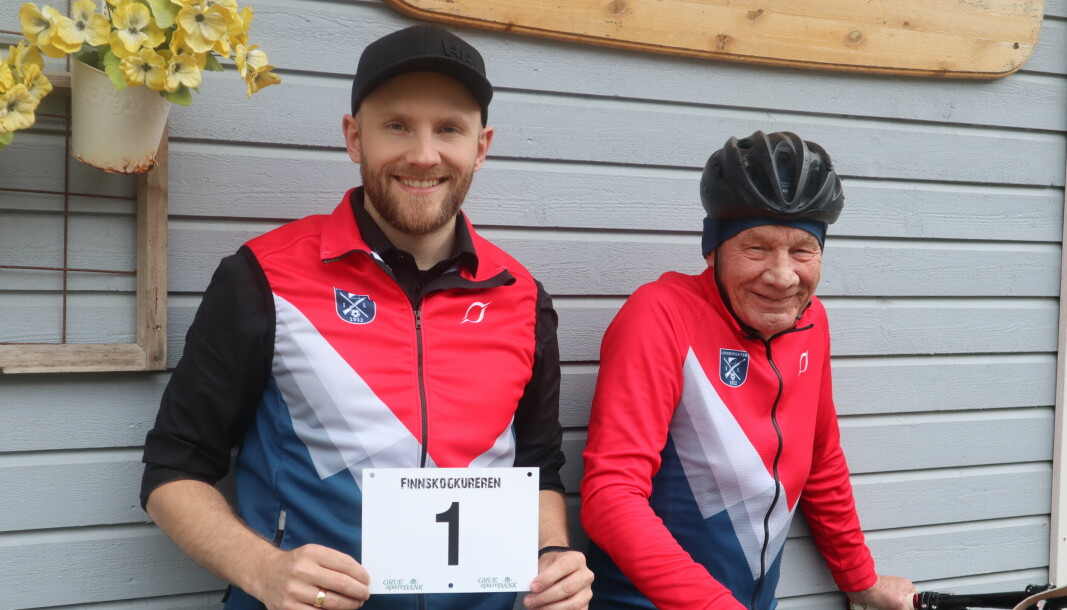 Hvis ikke antallet deltakere tar seg opp kan årets utgave av sykkelrittet Finnskogkureren være det siste som Lunderseter IL arrangerer. Leder Petter Berg (t.v) og Mads Berg håper på godt med deltakere på det tradisjonsrike rittet.
