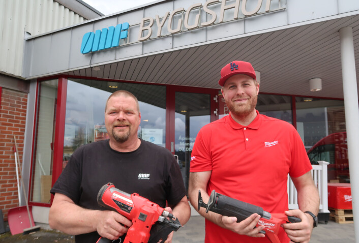Ole Christian Vollan (selger i Milwaukee) og Svein Gunnar Sæther (faglært innen betong) anbefaler verktøy av høy kvalitet.
