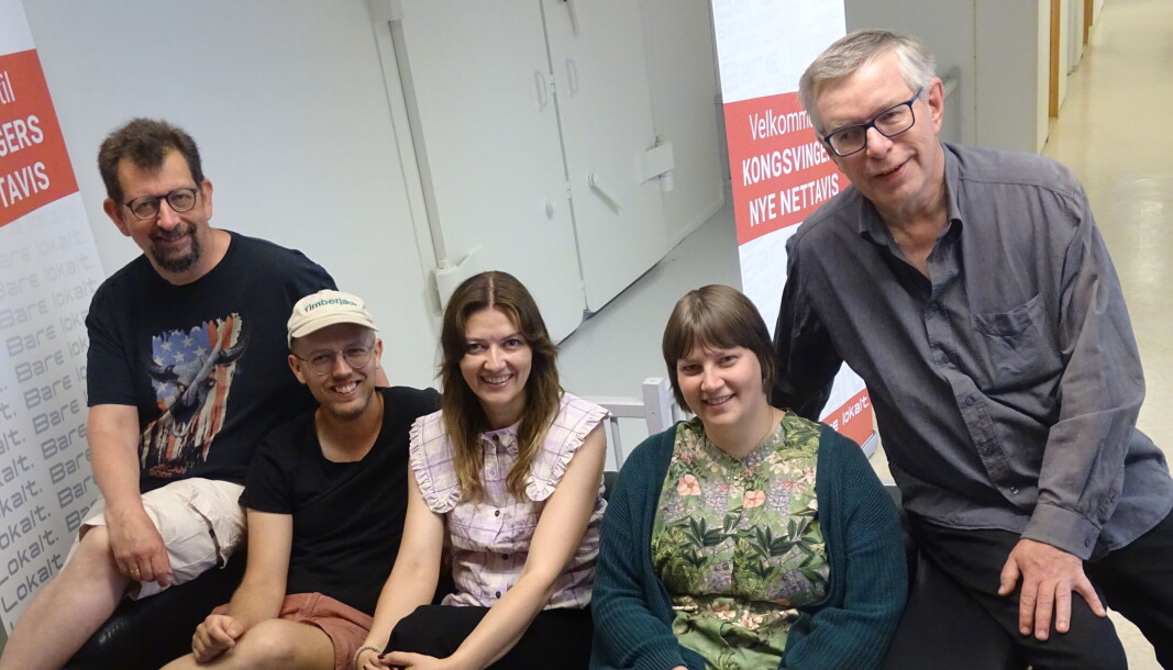 Lars Ovlien og Øivind Roos har denne gangen besøk av Martin Høgberget, Kathrine Kolgrov og Marianne Skog Eltvik. Lars Ovlien og Øivind Roos har denne gangen besøk av Martin Høgberget, Kathrine Kolgrov og Marianne Skog Eltvik.