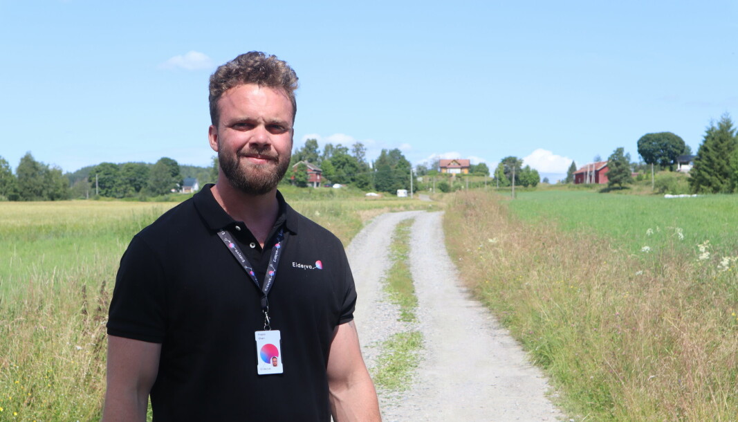 Fredrik Olsen fra Eidsiva Bredbånd vil besøke samtlige husstander som er aktuelle for å få tilkobling til en fiberkabel mellom Austmarka og Brødbøl