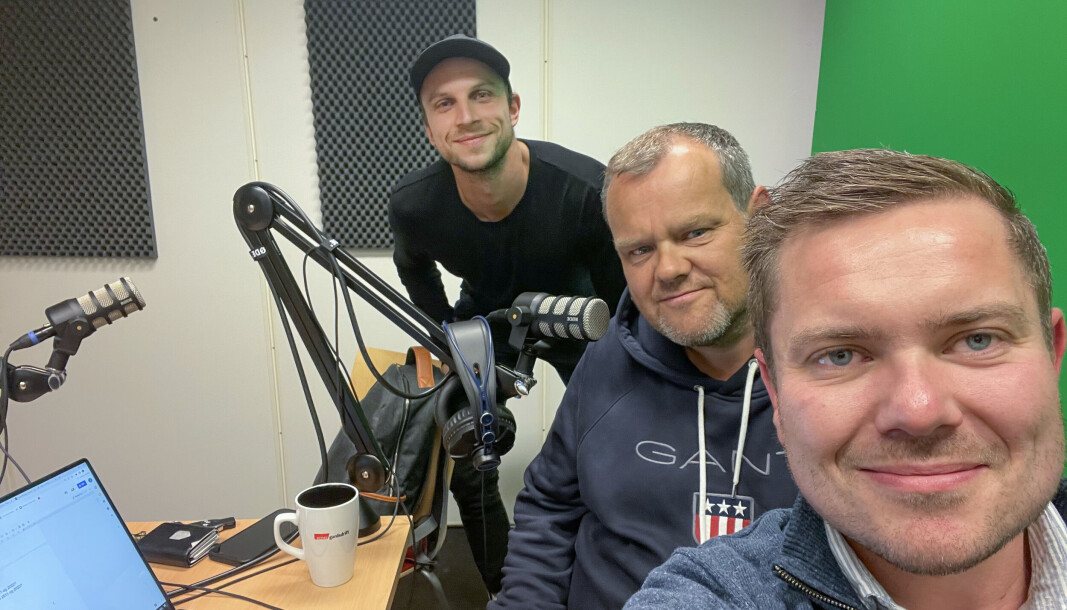 Lars Christian Krogh Gerson (t.v.) var den perfekte gjest da Pål Sønsteli og Jonas Krabseth var tilbake med en ny episode av HARABALL etter åtte måneders pause. Lars Christian Krogh Gerson (t.v.) var den perfekte gjest da Pål Sønsteli og Jonas Krabseth var tilbake med en ny episode av HARABALL etter åtte måneders pause.