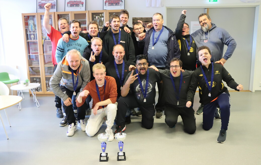 Brane Tigers er best i Innlandet. Noe medaljer og to seriepokaler viser.