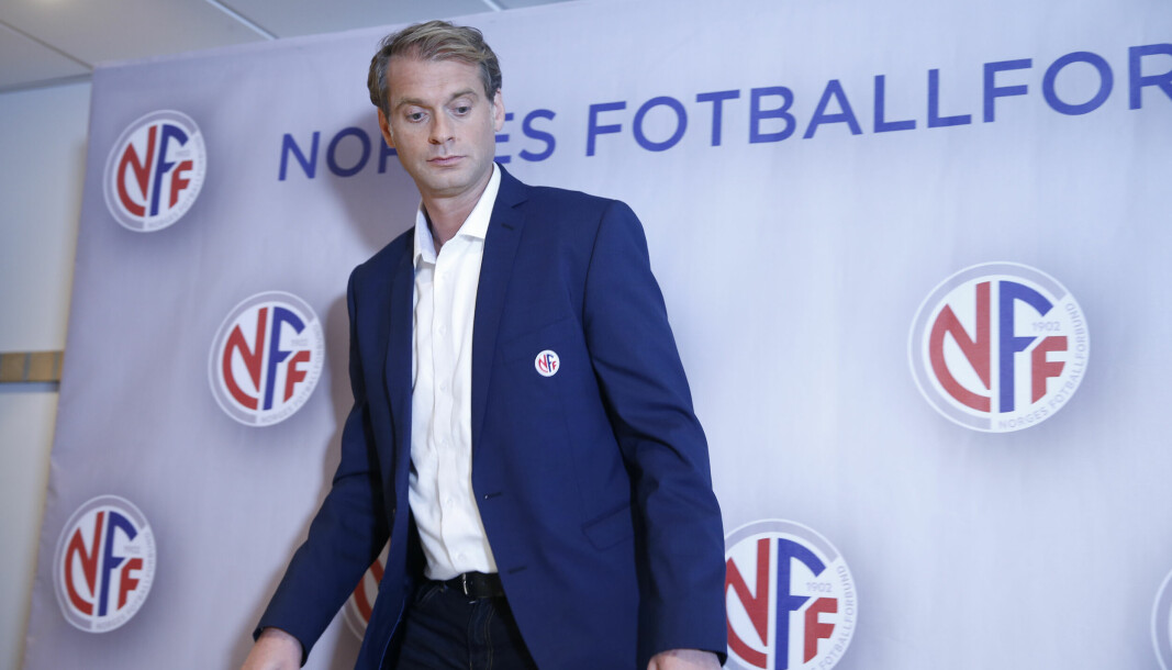 Rune Nordhaug i Norges Fotballforbund er lite fornøyd med det som skjer på Gjemselund.