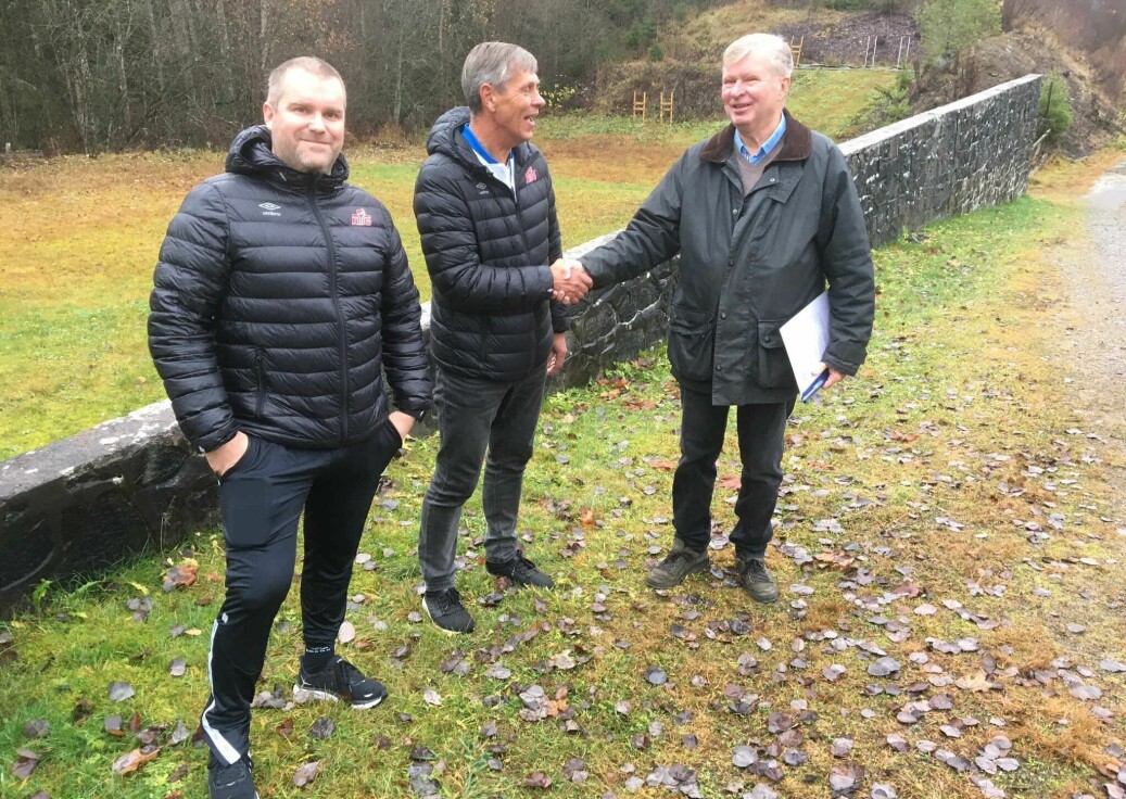 NTG-sportssjef for skyting, Kjell Ivar Kolstad (t.v.) og daglig leder Åge Steen her i lag med KOS-leder Stein Willersrud. Nå er det blitt inngått intensjonsavtale.