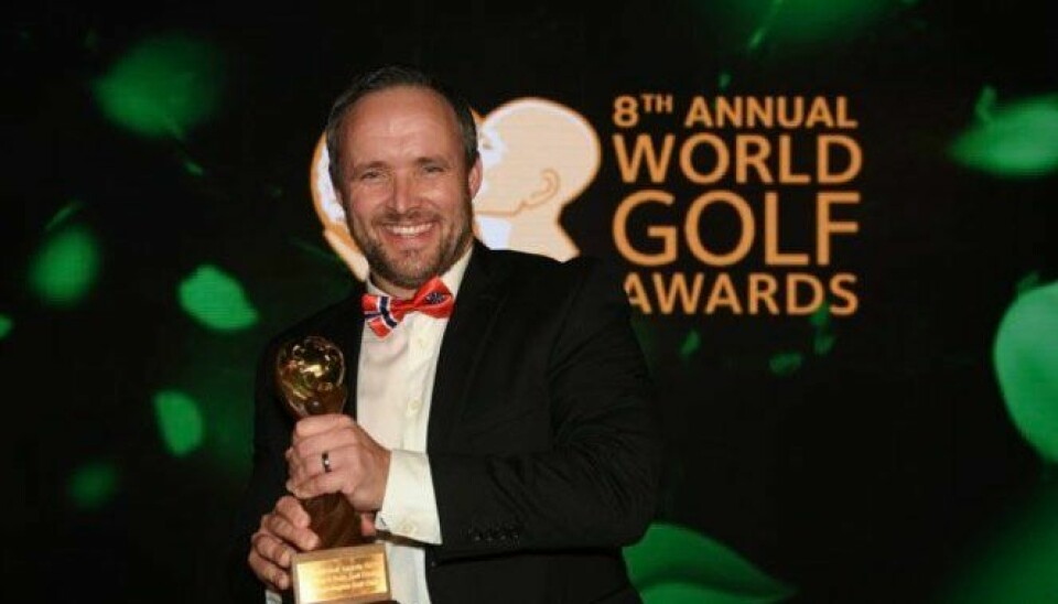 Daniel Larsson, daglig leder for Kongsvingers Golfklubb, er stolt over at Liermoen ble kåret til landets beste bane. Her fra prisutdelingen i fjor.